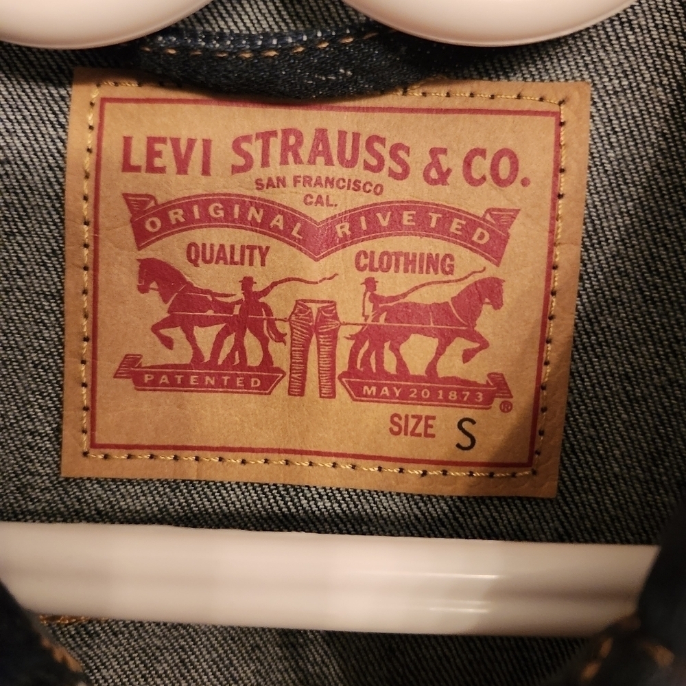 🎉 3/$60 Levi's Original Trucker Jacket in Dark Indigo size Small - Picture 5 of 5